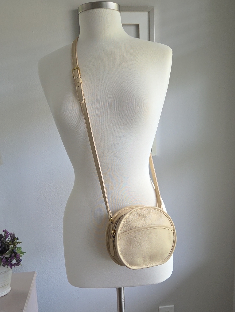 COACH Bone 1995 Chester Leather Crossbody Bag - Picture 7 of 13